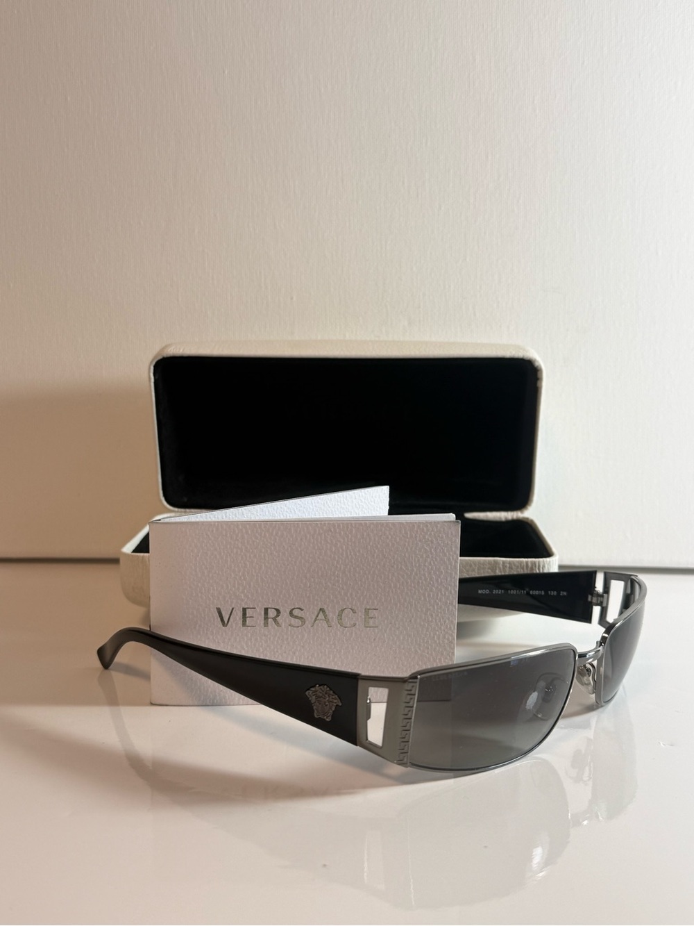 Versace Sunglasses Vintage Model 2021 1006/6U Black silver Frame Mirror Lenses